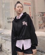 美女张子萱真是个腿精!穿的裤子还没袜子长,这漫画腿谁不爱?