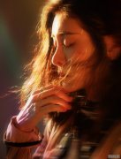 张碧晨性感波浪短发参加活动时尚图片