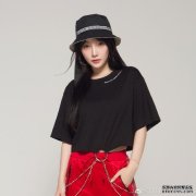 李小璐转型做网红,开网店一夜赚了12万,却被吐槽高配低走