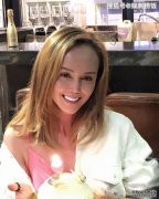 昔日亚姐冠军韩君婷,43岁生日贴旧照忆亡母,获旧同事送蛋糕庆祝